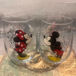 Disney Kissing Mickey and Minnie Glass Set